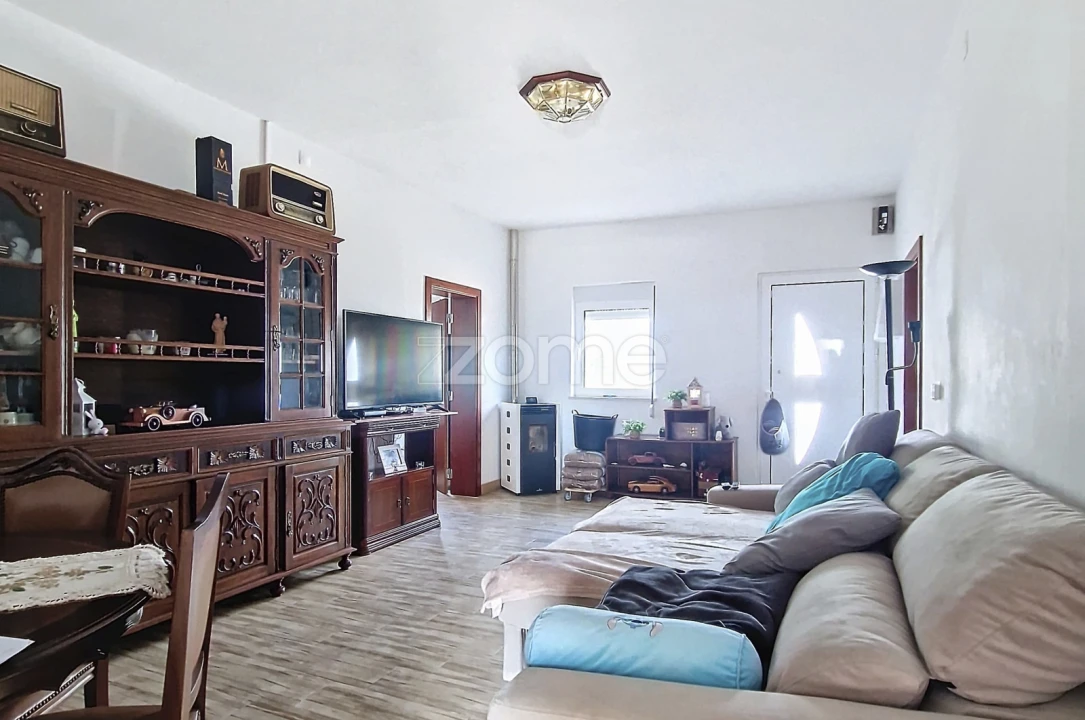 Moradia T3 para Venda em Marinha das Ondas Foto 5