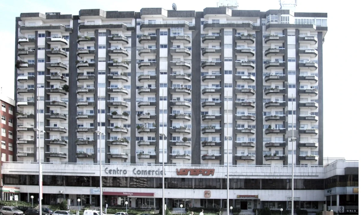 Loja para Venda em Cidade da Maia Foto 9