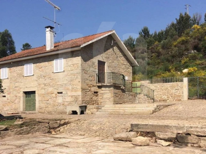 Quinta T3 para Venda em Navió e Vitorino dos Piães Foto 1