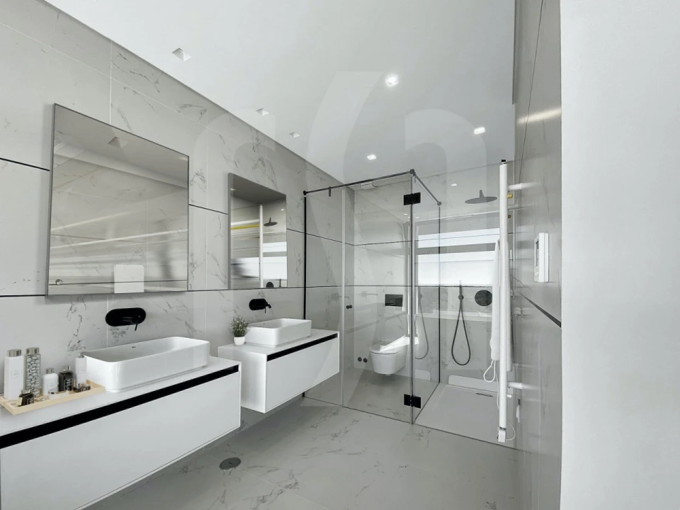 Moradia T6 para Venda em Vila Nova de Cacela Foto 11