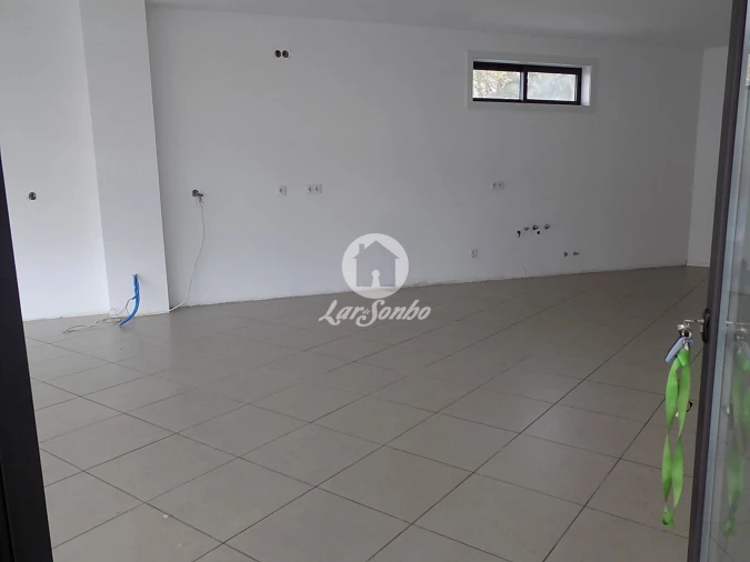 Loja para Venda em Delães Foto 1