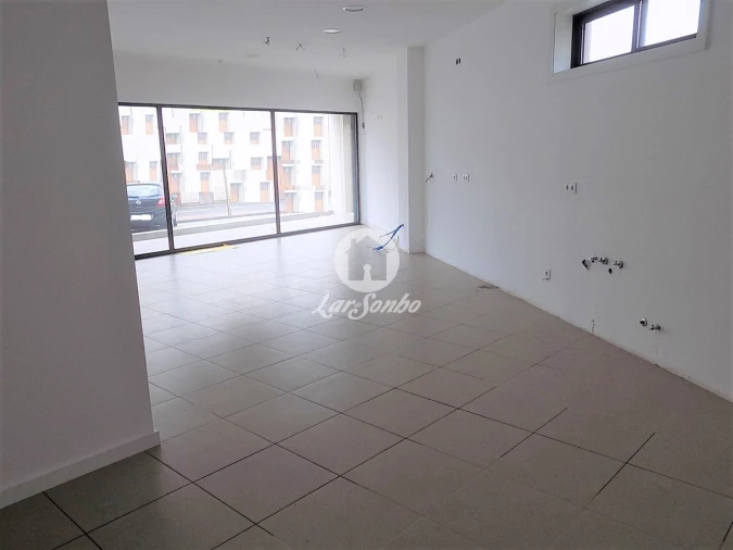 Loja para Venda em Delães Foto 2