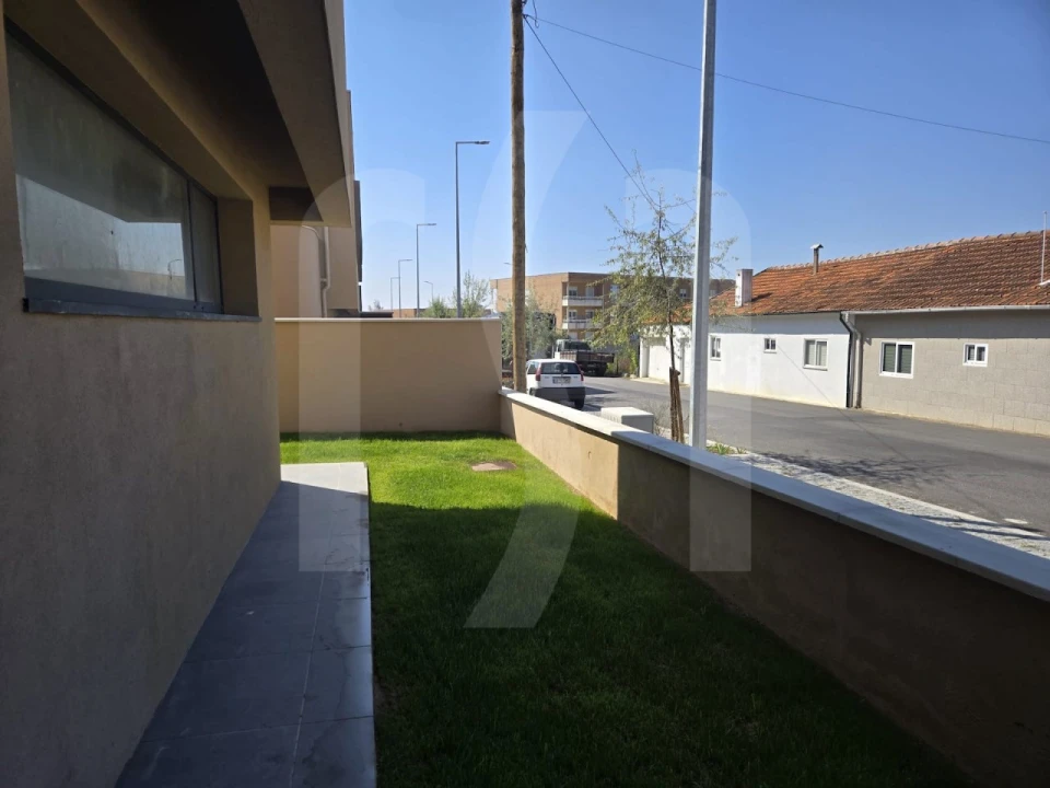 Moradia T3 para Venda em Madalena Foto 4