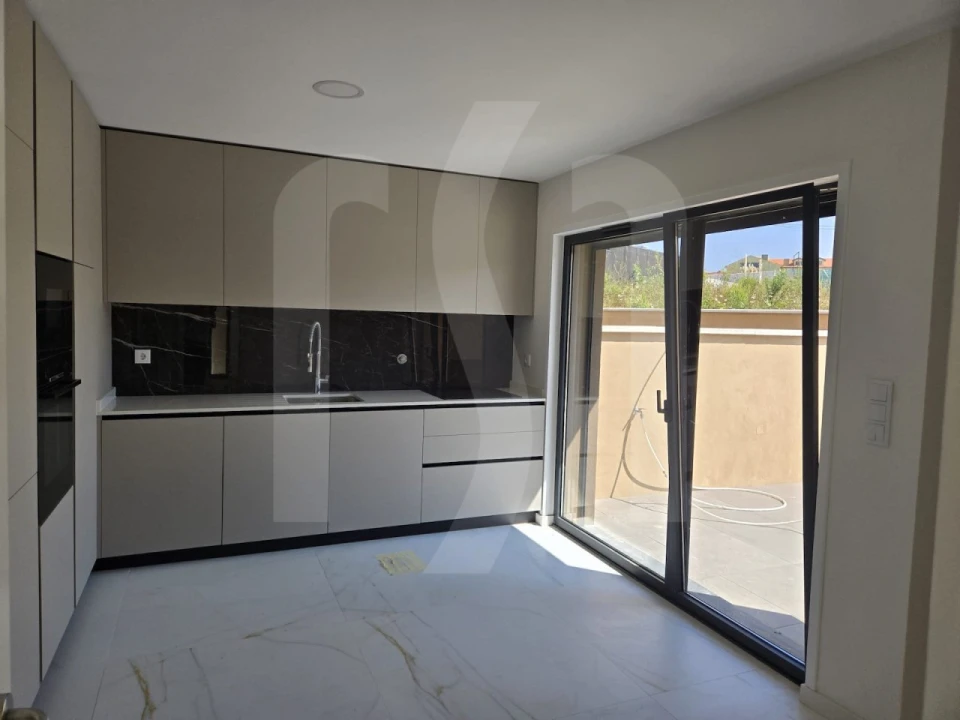 Moradia T3 para Venda em Madalena Foto 9