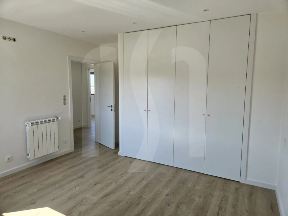 Moradia T3 para Venda em Madalena Foto 11