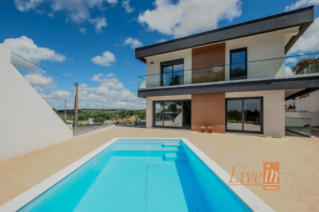 Moradia T5 para Venda em Enxara do Bispo, Gradil e Vila Franca do Rosário Foto 2