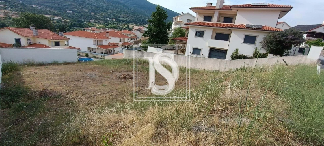 Terreno para Venda em Teixoso e Sarzedo Foto 4