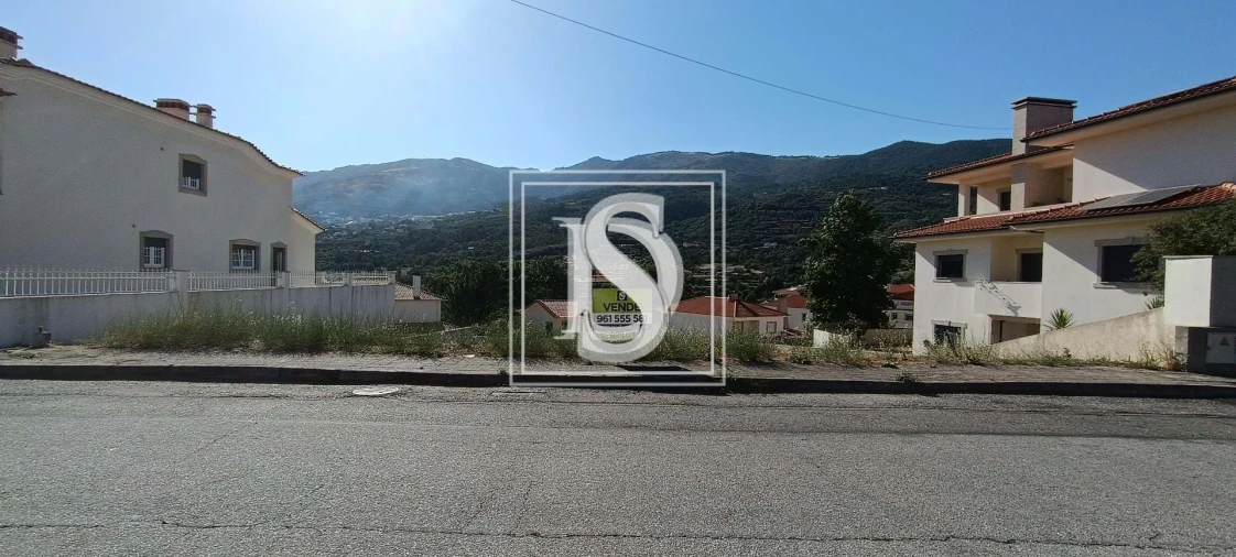 Terreno para Venda em Teixoso e Sarzedo Foto 1