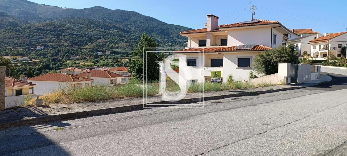 Terreno para Venda em Teixoso e Sarzedo Foto 2