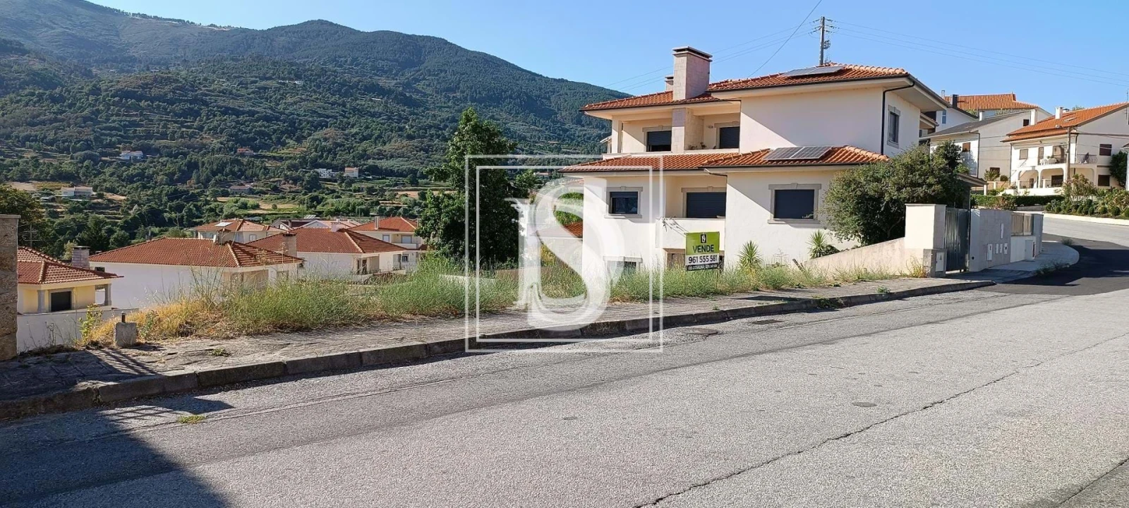 Terreno para Venda em Teixoso e Sarzedo Foto 2