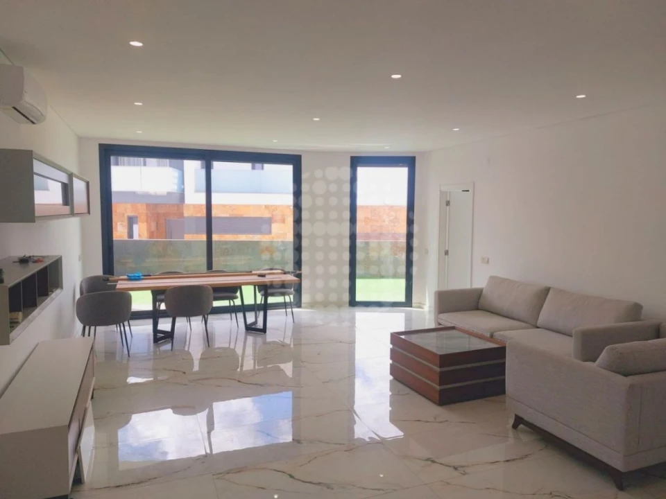 Moradia T4 para Venda em Albufeira e Olhos de Água Foto 5