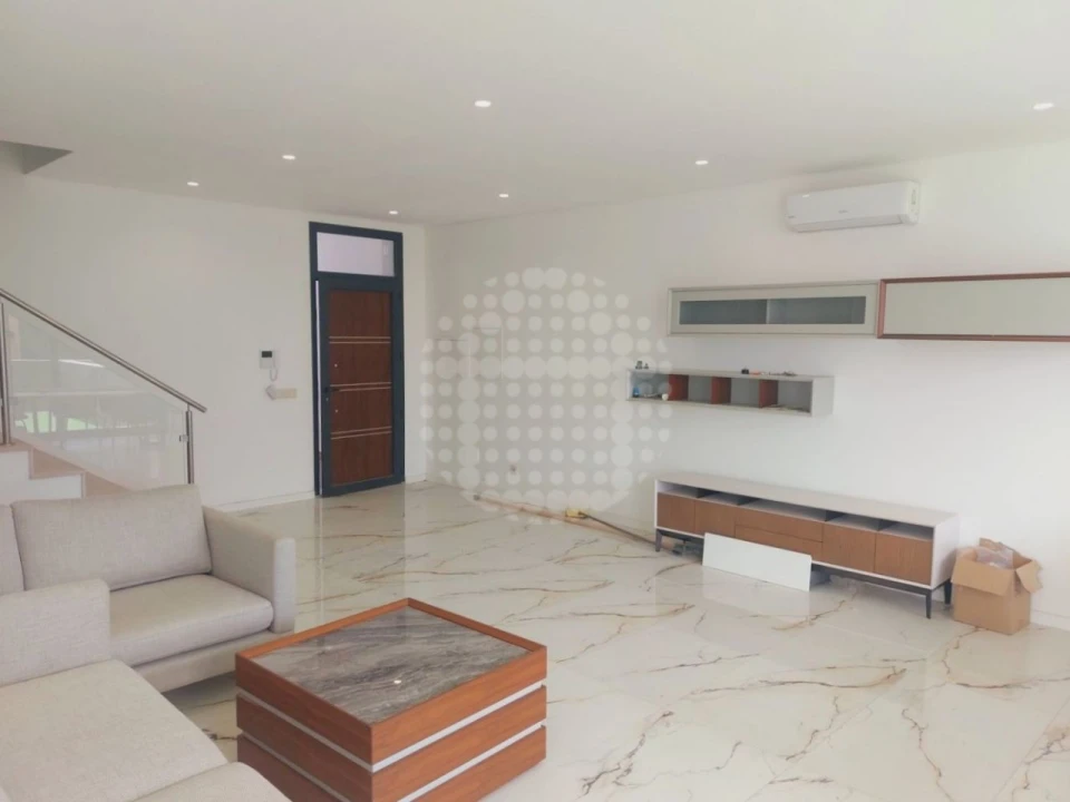 Moradia T4 para Venda em Albufeira e Olhos de Água Foto 6