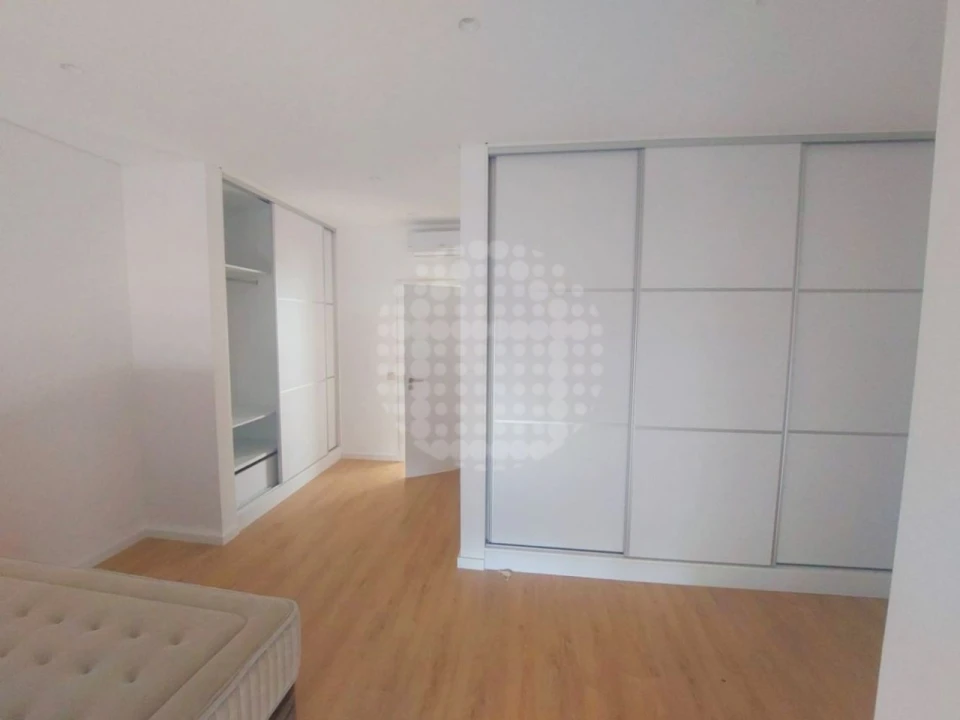Moradia T4 para Venda em Albufeira e Olhos de Água Foto 14
