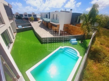 Moradia T4 para Venda em Albufeira e Olhos de Água