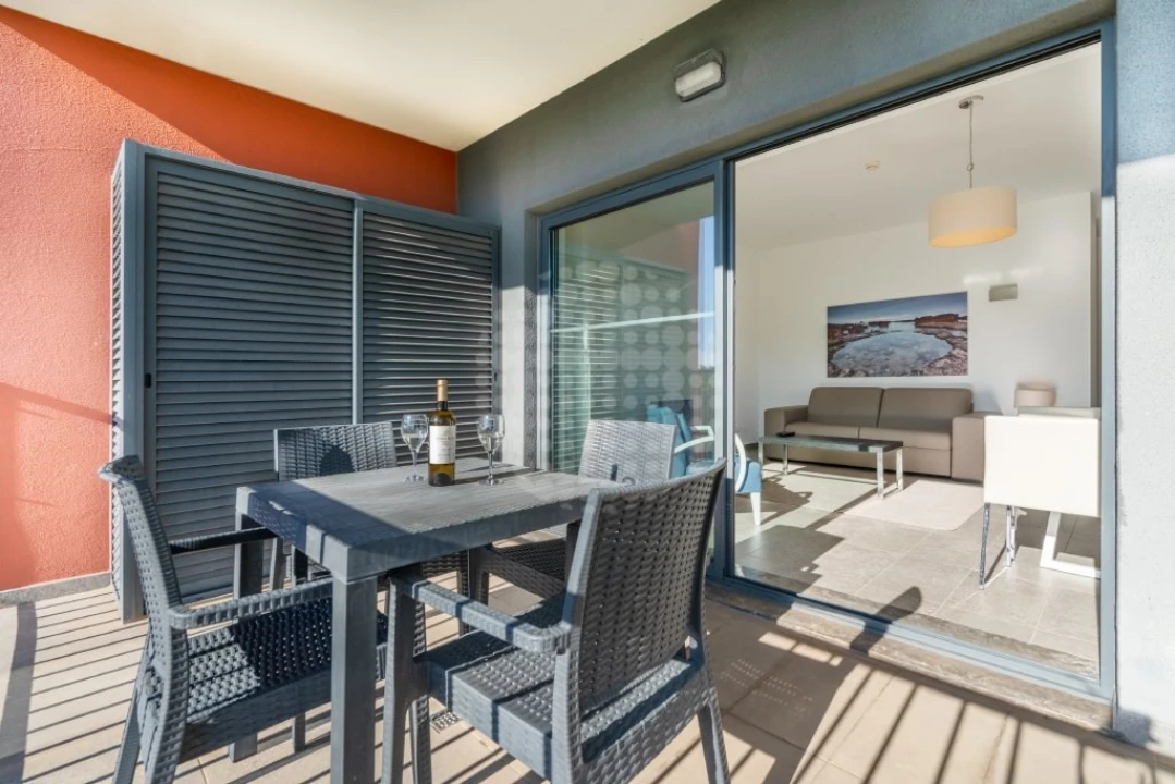 Apartamento T1 para Venda em Mexilhoeira Grande Foto 4