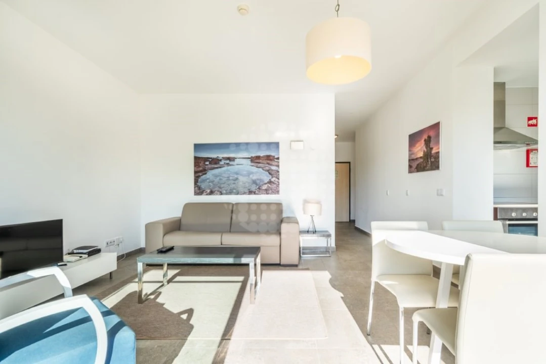 Apartamento T1 para Venda em Mexilhoeira Grande Foto 8