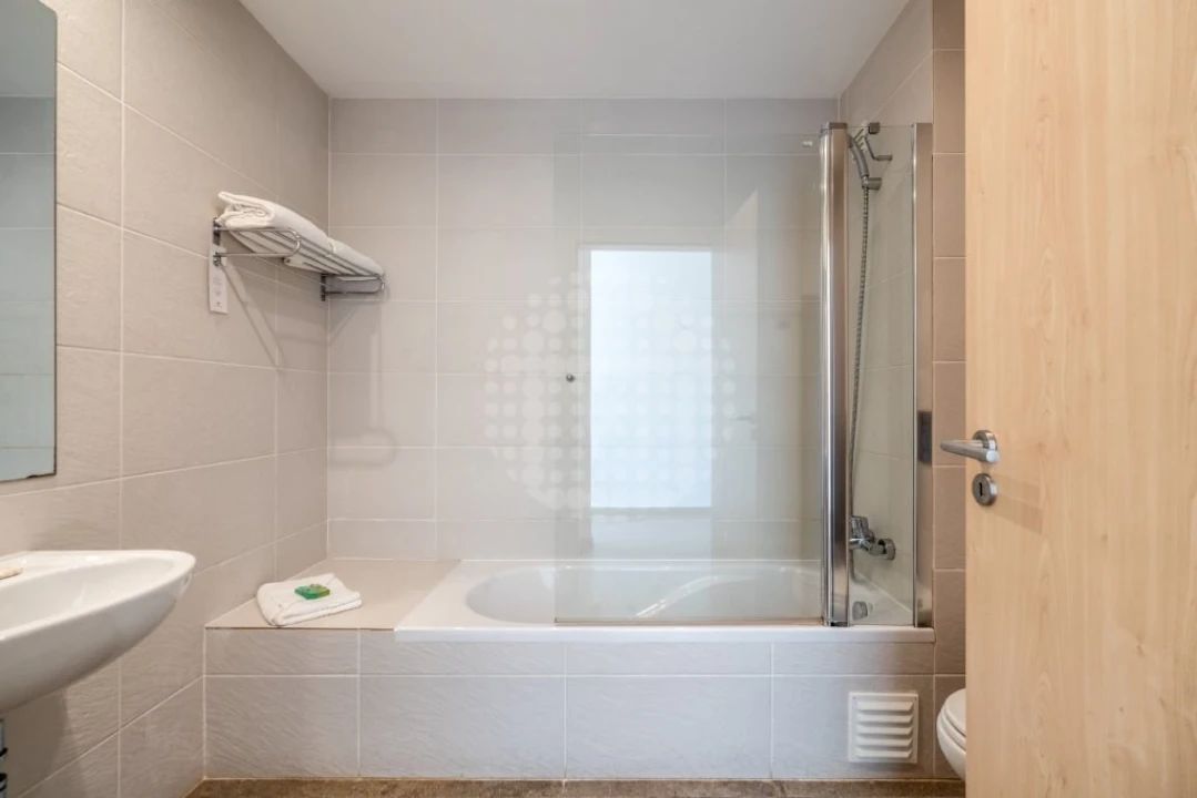 Apartamento T1 para Venda em Mexilhoeira Grande Foto 15