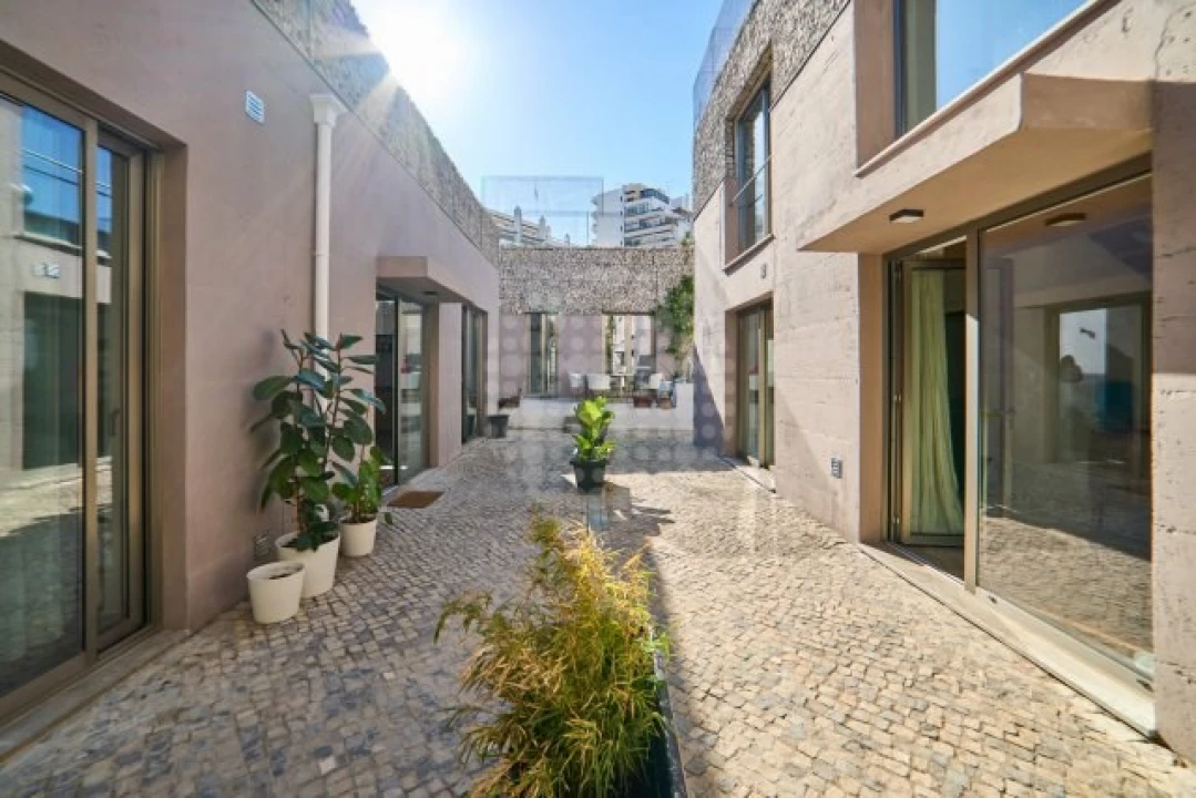 Prédio para Venda em Faro (Sé e São Pedro) Foto 1