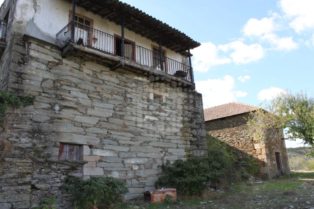 Moradia T8 para Venda em Vila Nova de Foz Côa Foto 15