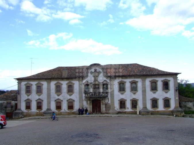 Moradia T8 para Venda em Vila Nova de Foz Côa Foto 2