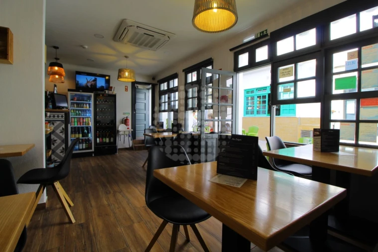 Prédio para Venda em Albufeira e Olhos de Água