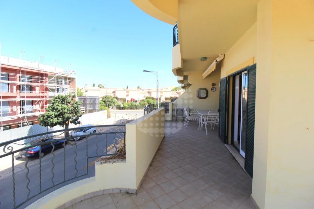 Apartamento T2 para Venda em Quarteira Foto 2