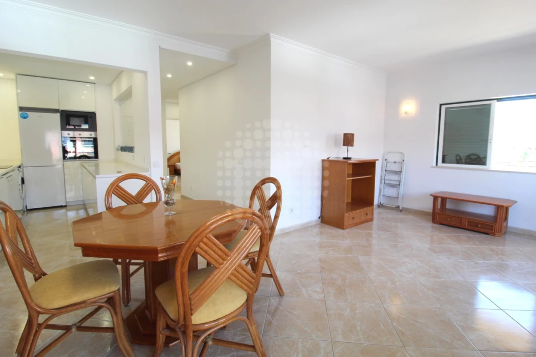 Apartamento T2 para Venda em Quarteira Foto 5
