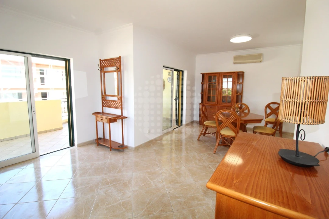 Apartamento T2 para Venda em Quarteira Foto 4