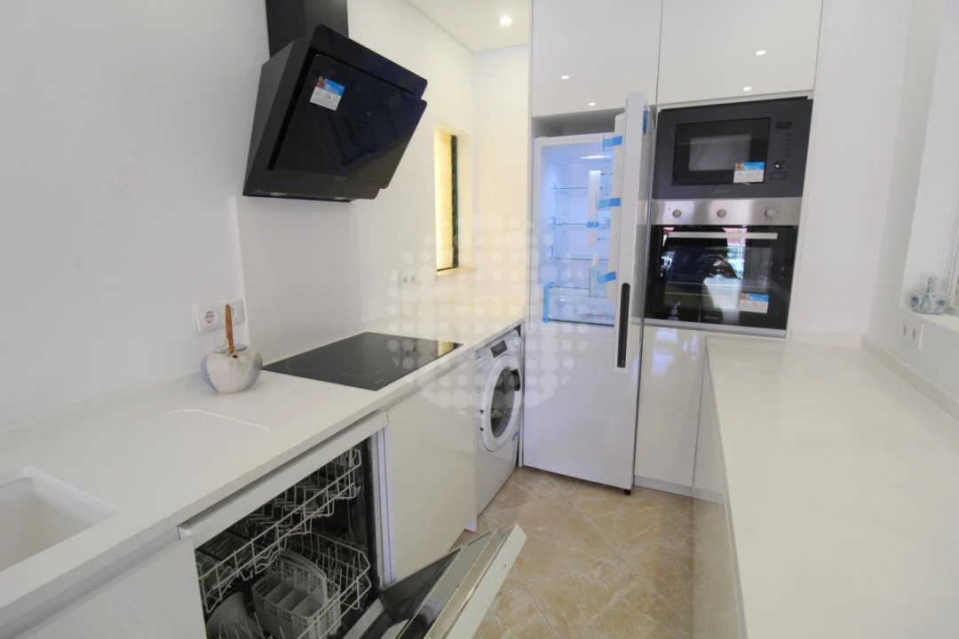 Apartamento T2 para Venda em Quarteira Foto 8