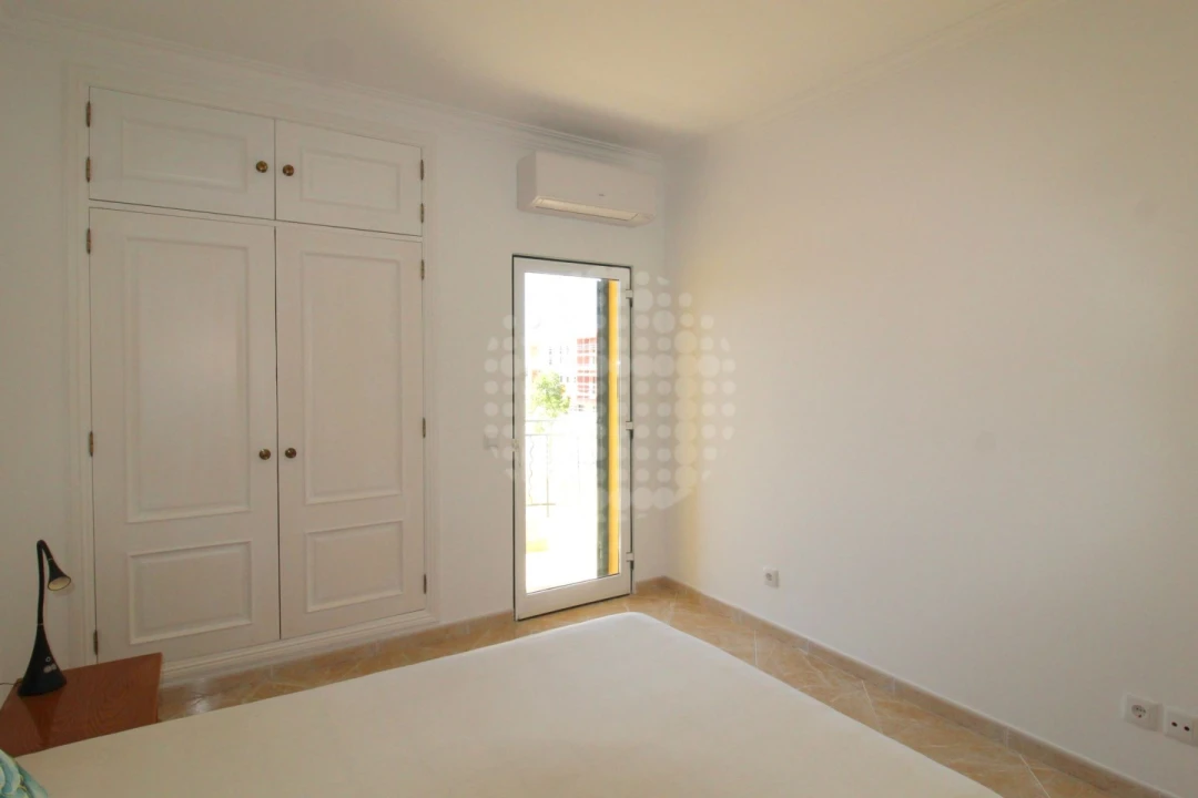 Apartamento T2 para Venda em Quarteira Foto 12