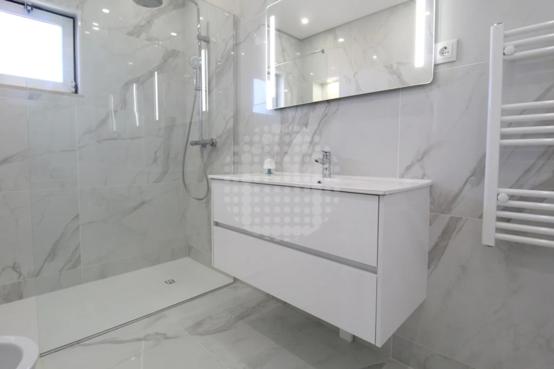 Apartamento T2 para Venda em Quarteira Foto 16