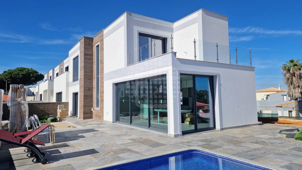 Moradia T3 para Venda em Albufeira e Olhos de Água Foto 2
