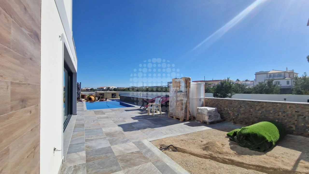 Moradia T3 para Venda em Albufeira e Olhos de Água Foto 21