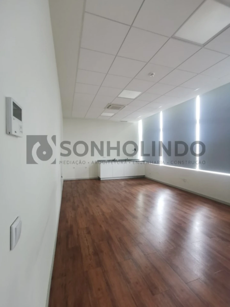 Escritório para Arrendamento em Cidade da Maia Foto 4