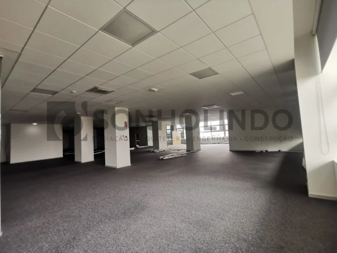 Escritório para Arrendamento em Cidade da Maia Foto 8