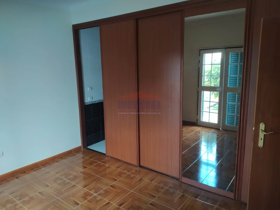 Moradia T5 para Venda em Bencatel Foto 5