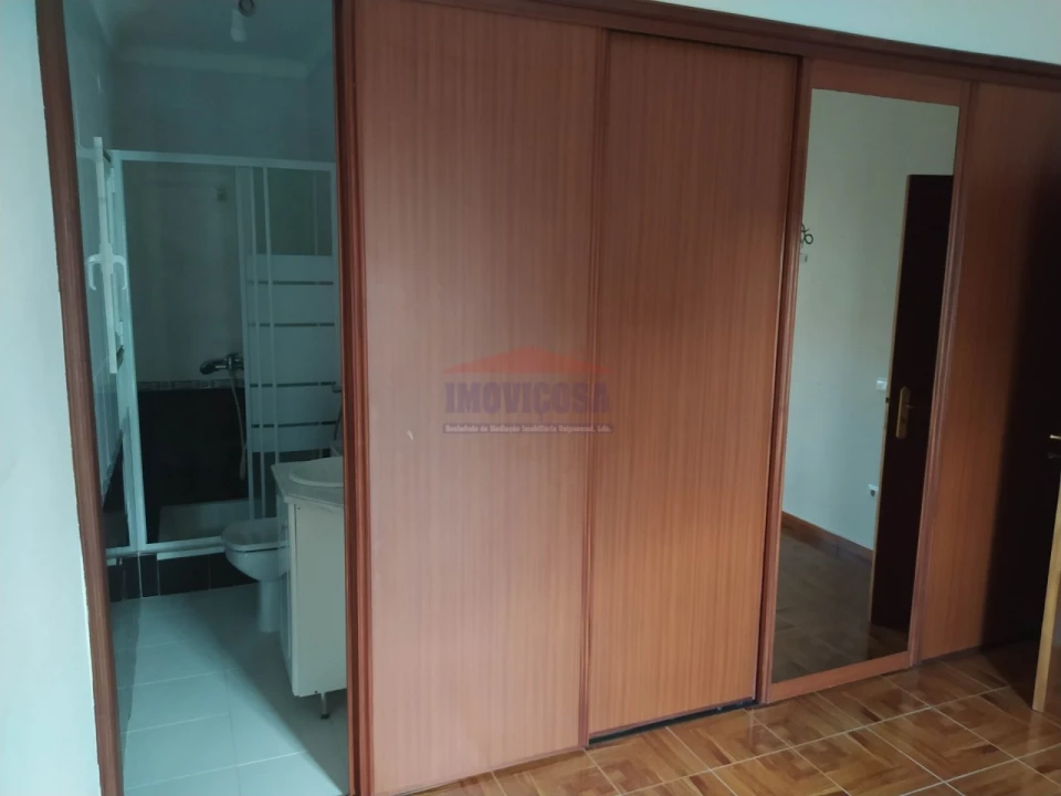 Moradia T5 para Venda em Bencatel Foto 6