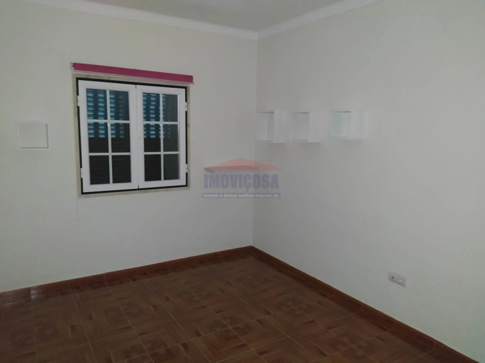 Moradia T5 para Venda em Bencatel Foto 9