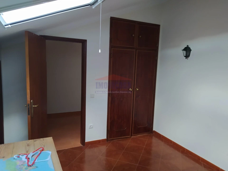 Moradia T5 para Venda em Bencatel Foto 13