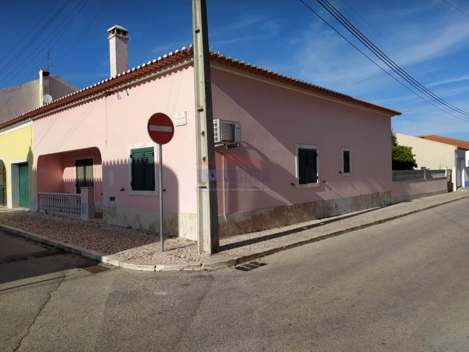 Moradia T5 para Venda em Bencatel Foto 1