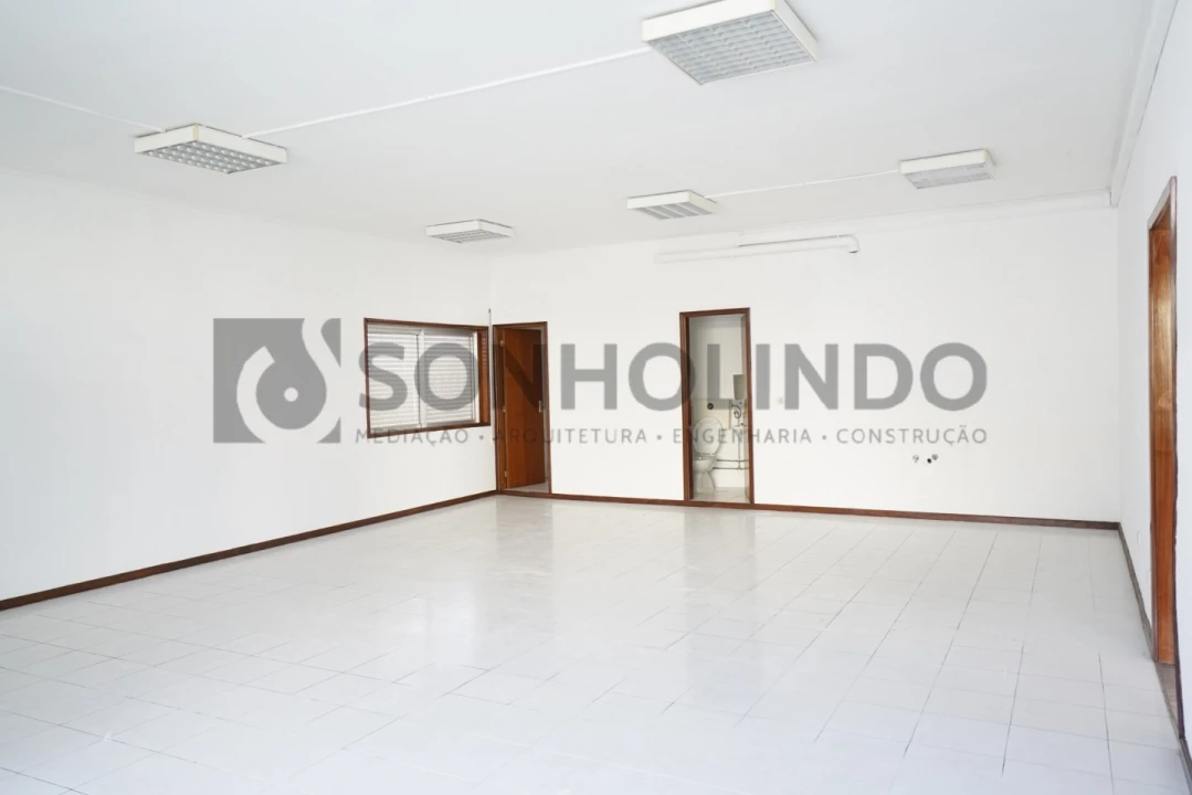 Escritório para Arrendamento em Vila Nova da Telha Foto 2