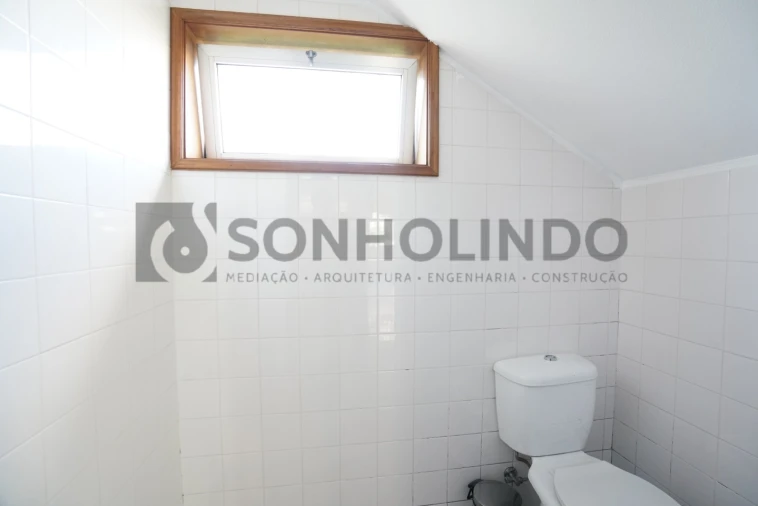 Escritório para Arrendamento em Vila Nova da Telha Foto 7