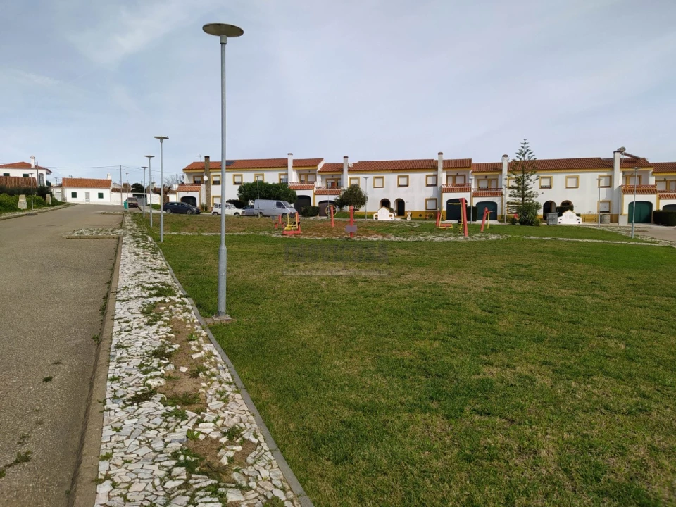 Terreno para Venda em Bencatel Foto 2