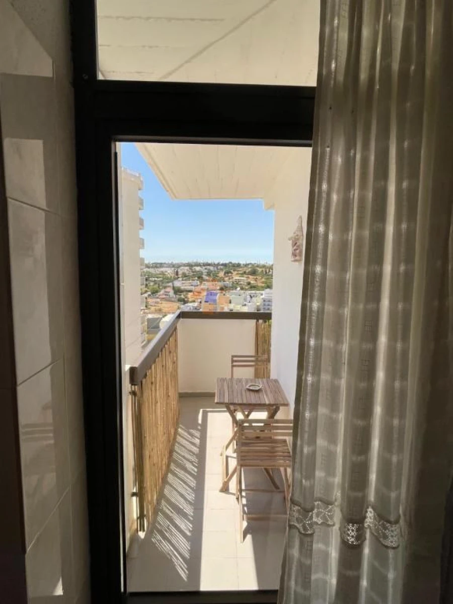 Apartamento T1 para Arrendamento férias em Armação de Pera Foto 10