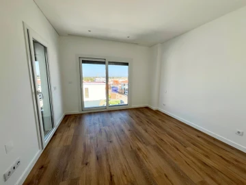 Moradia T4 para Venda em Corroios