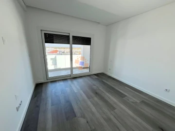 Moradia T4 para Venda em Corroios