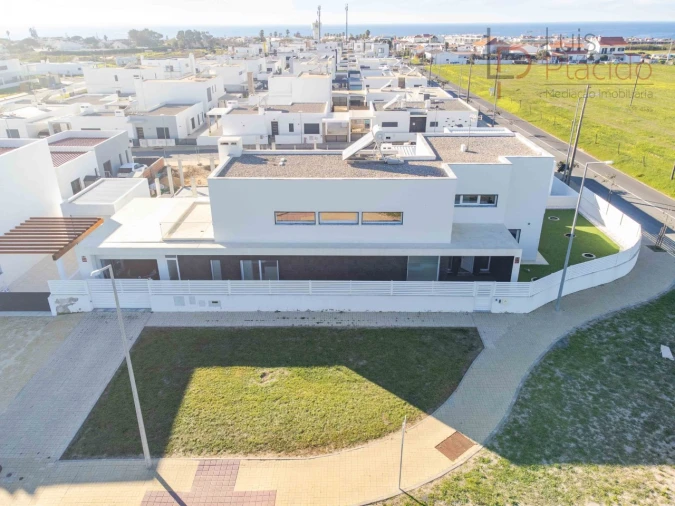 Moradia T3 para Venda em Porto Covo Foto 47