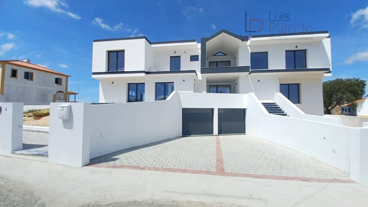 Moradia T4 para Venda em Santiago do Cacém, Santa Cruz e São Bartolomeu da Serra Foto 4