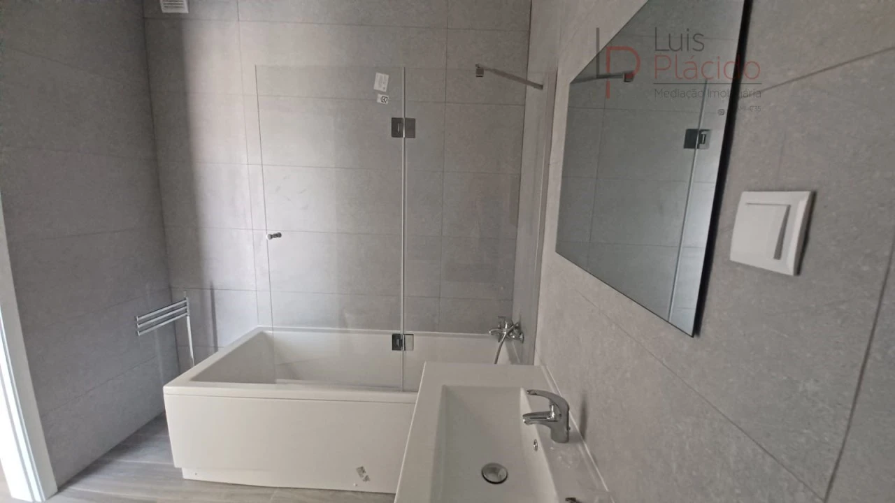 Moradia T4 para Venda em Santiago do Cacém, Santa Cruz e São Bartolomeu da Serra Foto 24