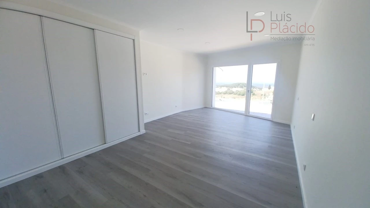 Moradia T4 para Venda em Santiago do Cacém, Santa Cruz e São Bartolomeu da Serra Foto 26